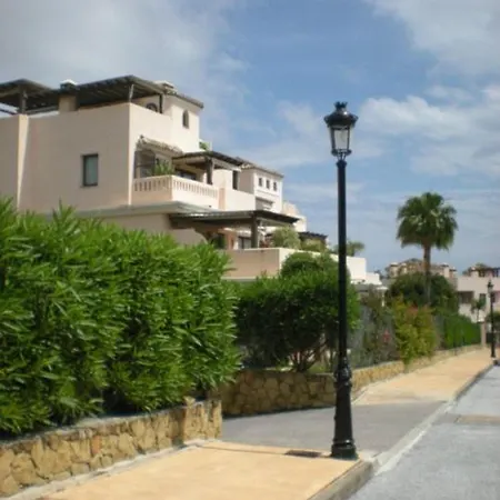 Apartment Stunning 2-bedroom Townhouse In Lomas De Cabopino, *